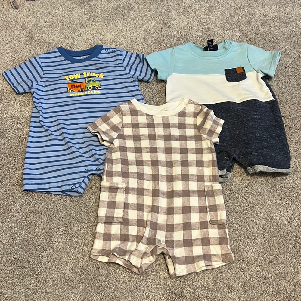 3/$20 Set of 3 rompers size 12 months